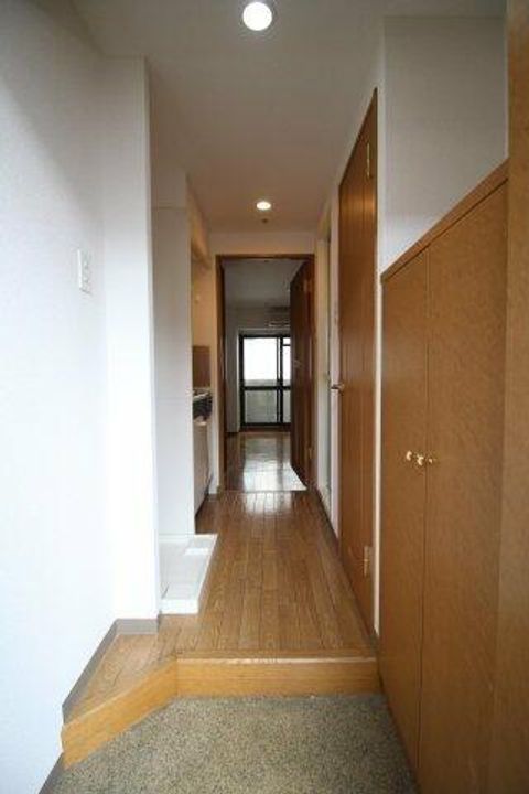 エスリード三宮フラワーロードの玄関