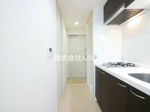 エステムプラザ大手前エヴァース202の玄関