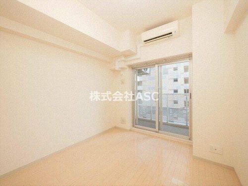 エステムプラザ大手前エヴァース202の居間