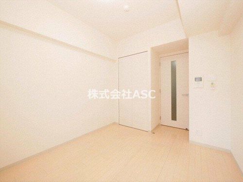 エステムプラザ大手前エヴァース202の居間