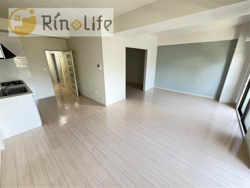 ベルデュール垣内の居間