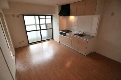 プラム離宮302の居間