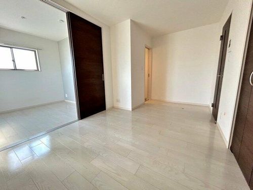 ローズガーデン矢田の居間