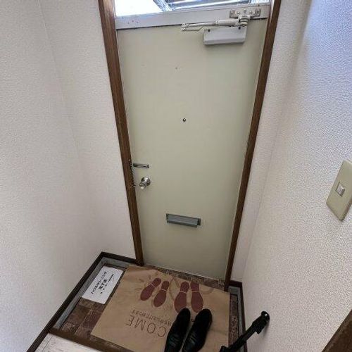 ハイツアクティブ101の玄関