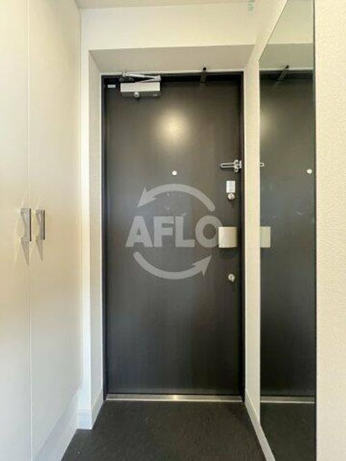 プレサンス東三国エンブレイスの玄関