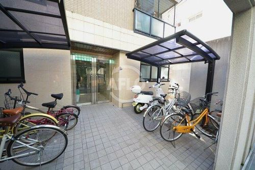 グレース上本町の玄関