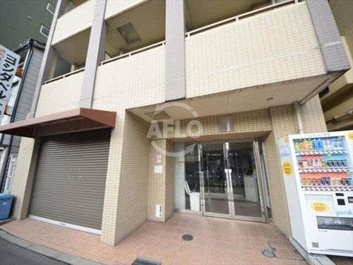 東小橋Ⅱ番館の玄関