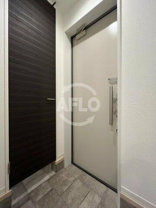 インフィニティ北川口の玄関