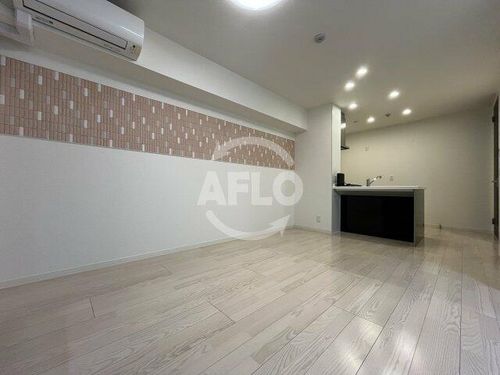 インフィニティ北川口の居間