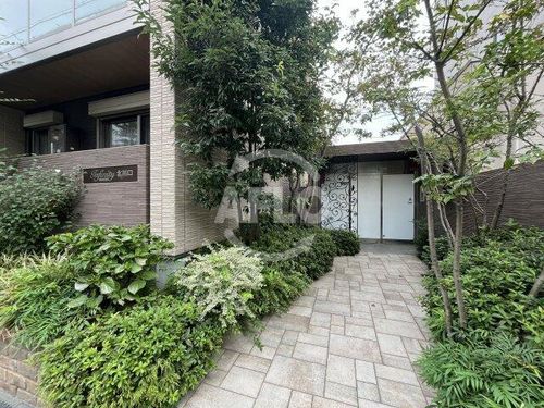 インフィニティ北川口の玄関