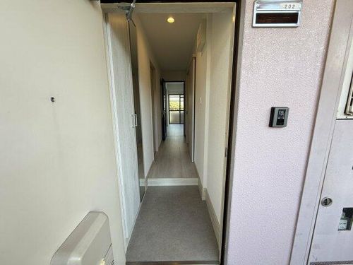 青山台ハイツの玄関