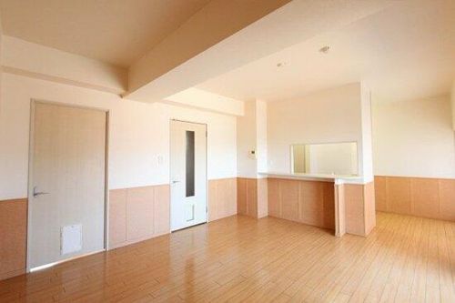 クレール池之表の居間