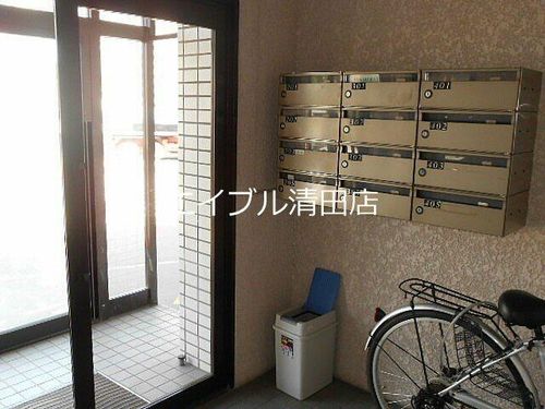 清田サンハイム羊ヶ丘通り403の玄関