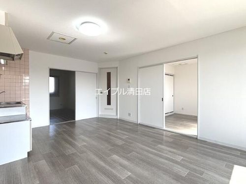 清田サンハイム羊ヶ丘通り403の居間