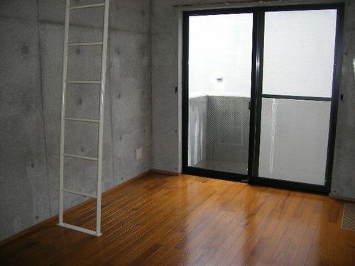 四季織る家5の居間