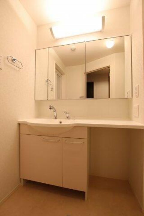 ディーモンテ深井沢町の内装