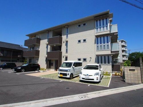 ディーモンテ深井沢町の外観