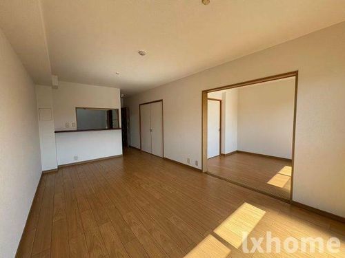 フロール南茨木の居間