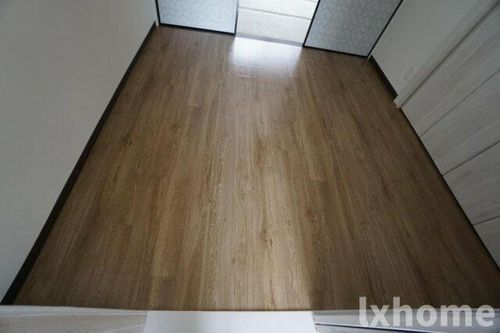 メゾーネ茨木の居間