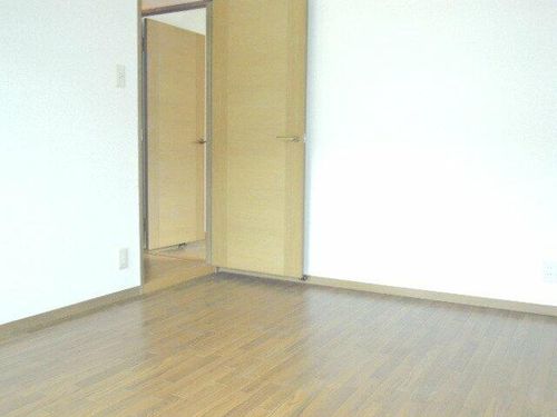 リオ谷上の内装