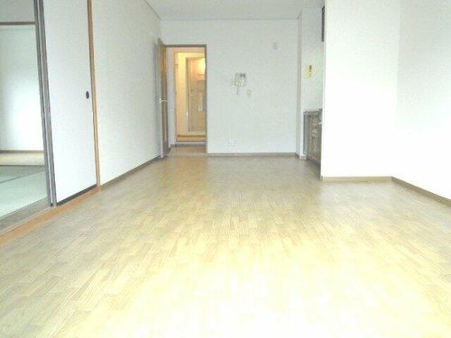 リオ谷上の居間