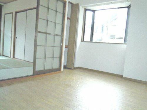 リオ谷上の内装