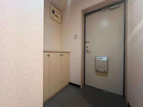 Jmms新光参番館302の玄関