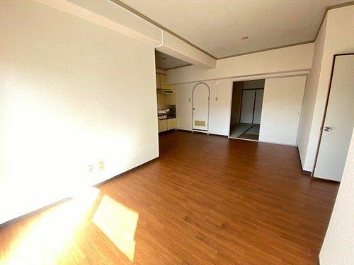 手柄コーポ1号館9Aの居間