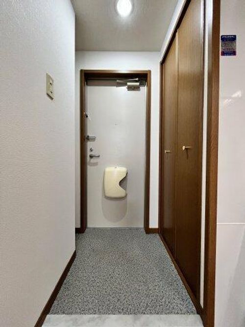 カーサ ディ パエーゼ205の玄関