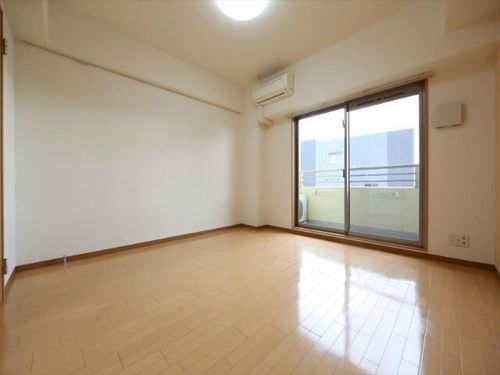 レジデンス金山スクエアの居間