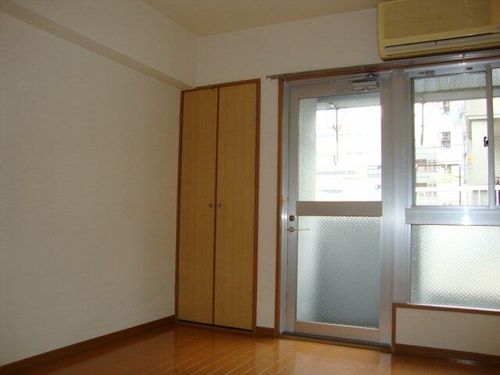 エクセレンスタマダの居間