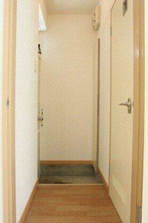 條野ハイツD201の玄関