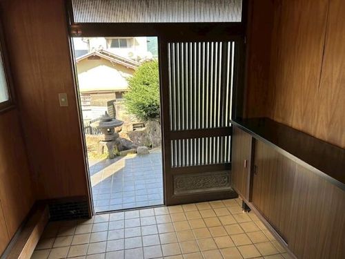 福岡県中間市通谷2丁目(一戸建)の賃貸物件の玄関