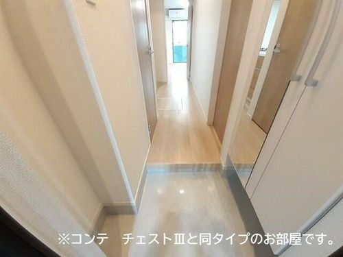 ウエスト コミタリアⅢの玄関