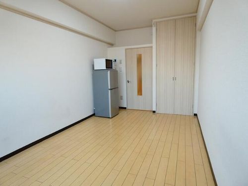 福岡県北九州市小倉北区片野新町2丁目(マンション)の賃貸物件の居間