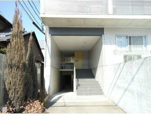 FULL HOUSE202の外観