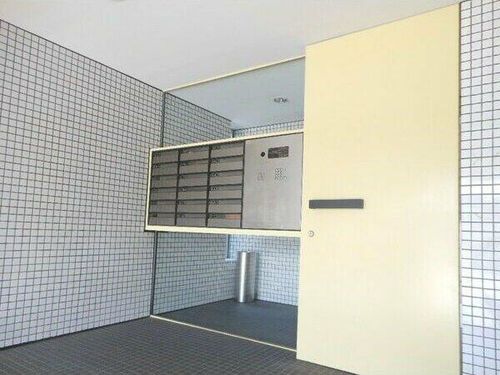 FULL HOUSE202の玄関