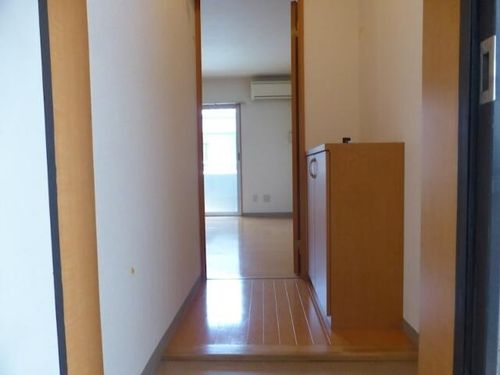 Tプラネット203の玄関