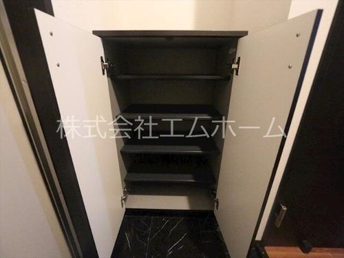 Ampio高畑の玄関