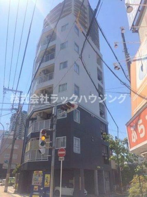 守口駅前敷島ビルの外観