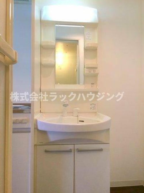 守口駅前敷島ビルの内装