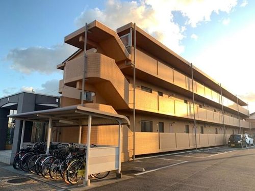 アースマーシマンションⅡの外観