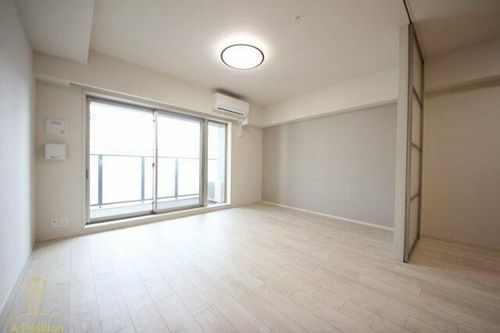 OPUS RESIDENCE SHINSAIBASHI SOUTHの居間