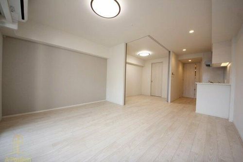 OPUS RESIDENCE SHINSAIBASHI SOUTHの居間