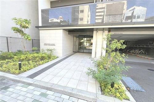 プレサンスロジェ高岳東桜の玄関