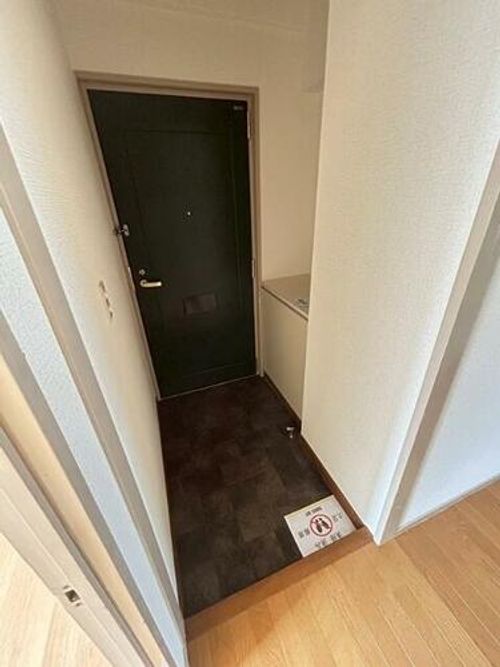 カルムハイツ千代田103の玄関