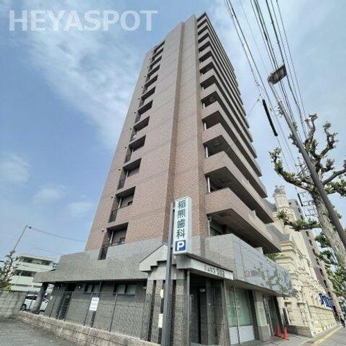 シュロス東白壁の外観