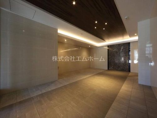 パルティール浅間町の玄関