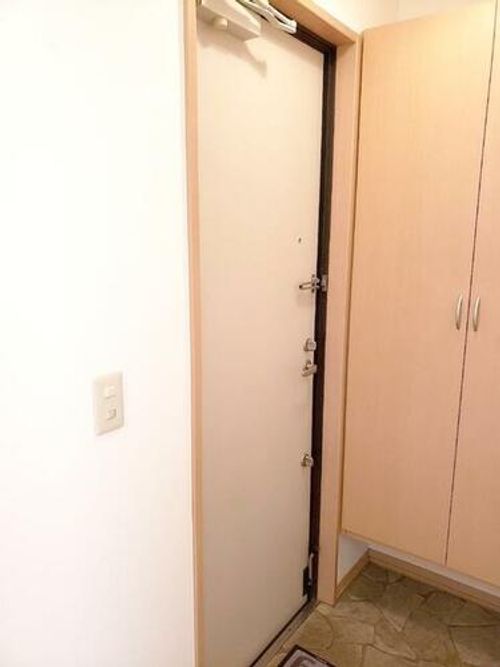 兵庫県川西市花屋敷2丁目(アパート)の賃貸物件の玄関