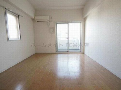 フォレストガーデン天満橋Ⅰの居間